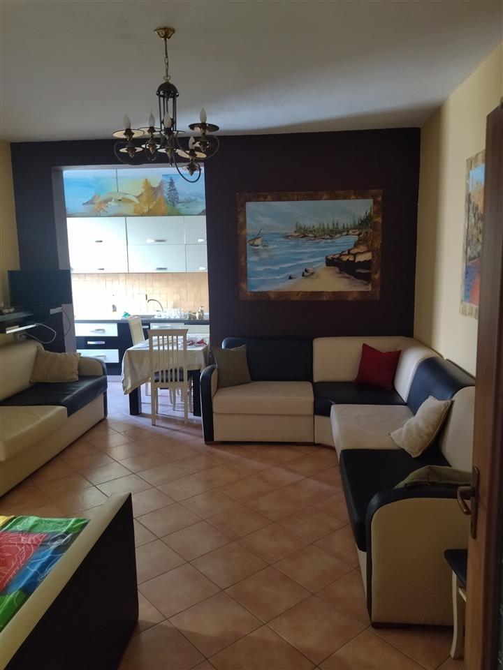 apartament prane royal plazh me pamje deti