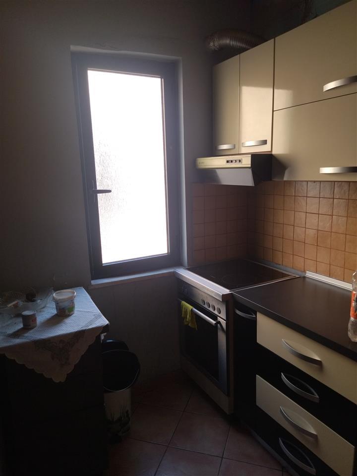 apartament prane royal plazh me pamje deti