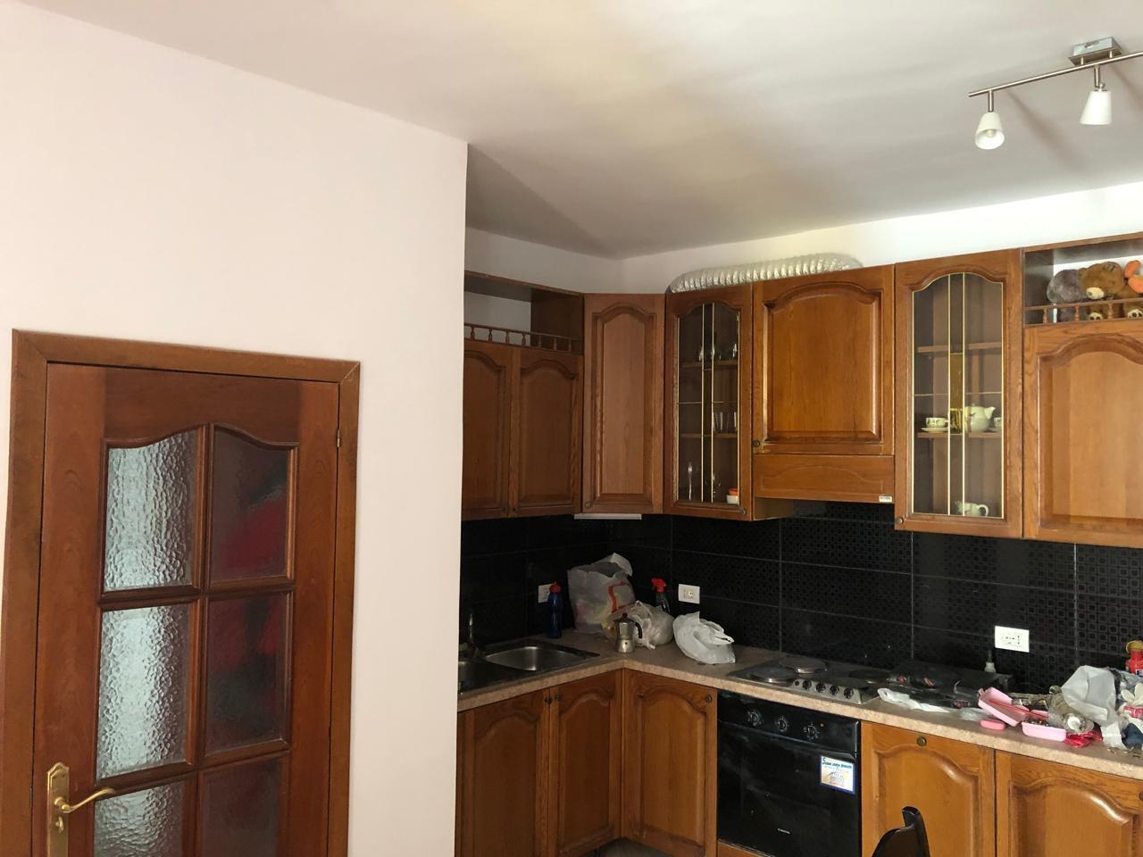 Jepet me qera mujore. Durres, Plazh.