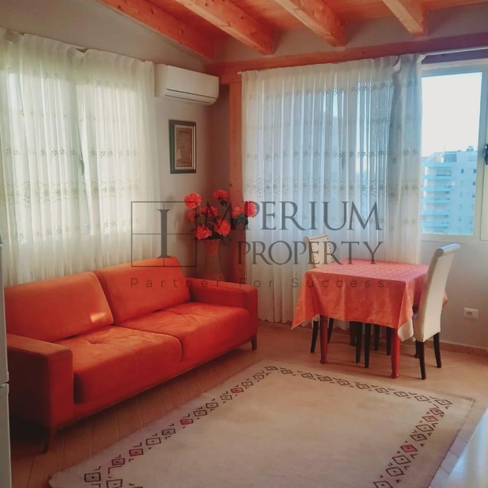 JEPET ME QIRA DURRES