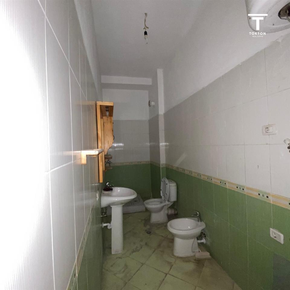 Tirane, shitet apartament 2+1 Kati 1, 119 m² 125.000 €