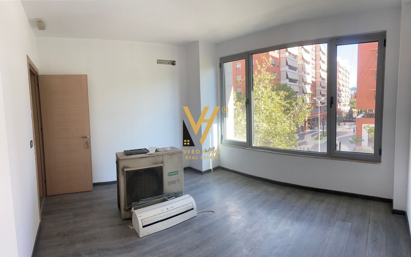 ZYRE 109 M2 ME QERA TE RRUGA E KAVAJES 800 EURO