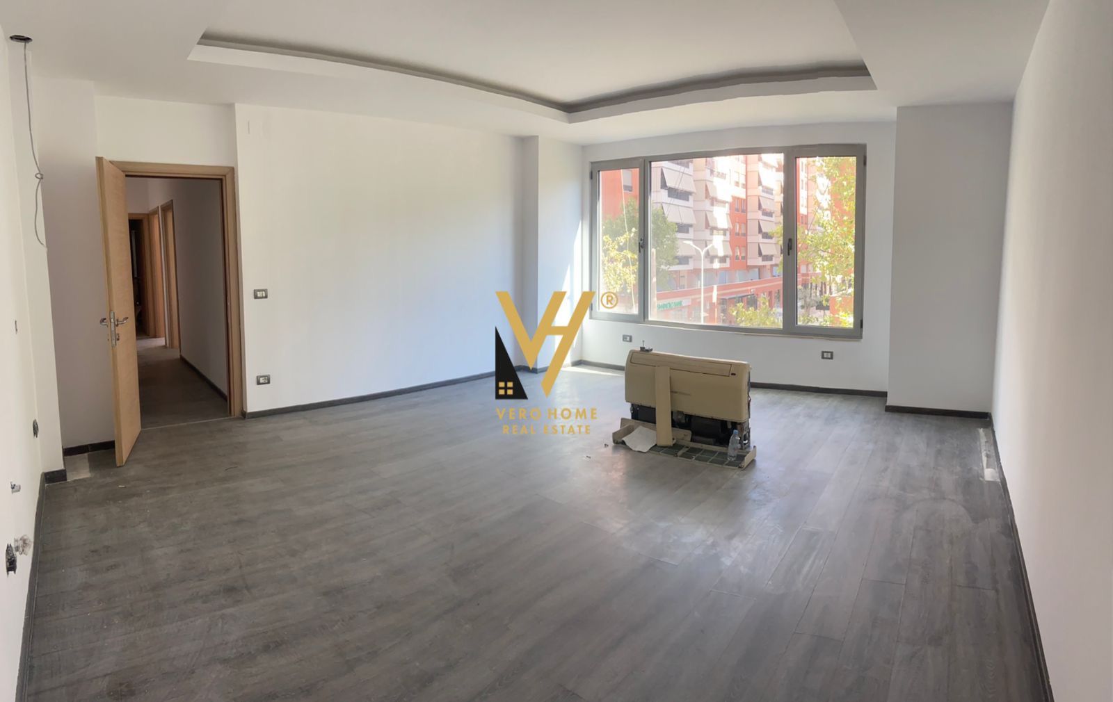 ZYRE 109 M2 ME QERA TE RRUGA E KAVAJES 800 EURO