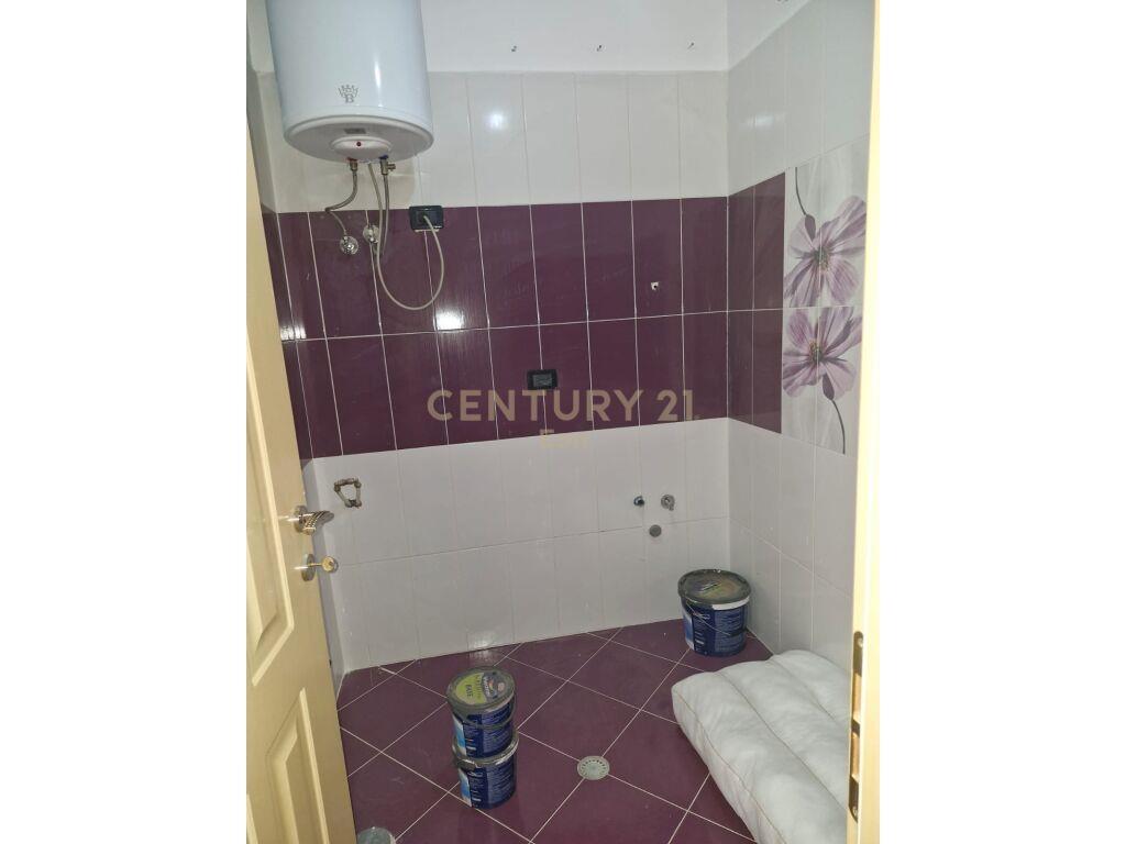 Jepet me qira super apartament 2+1+2 afer URT!