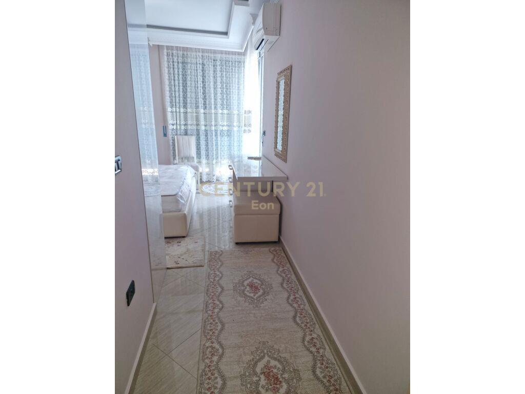 Jepet me qira super apartament 2+1+2 afer URT!