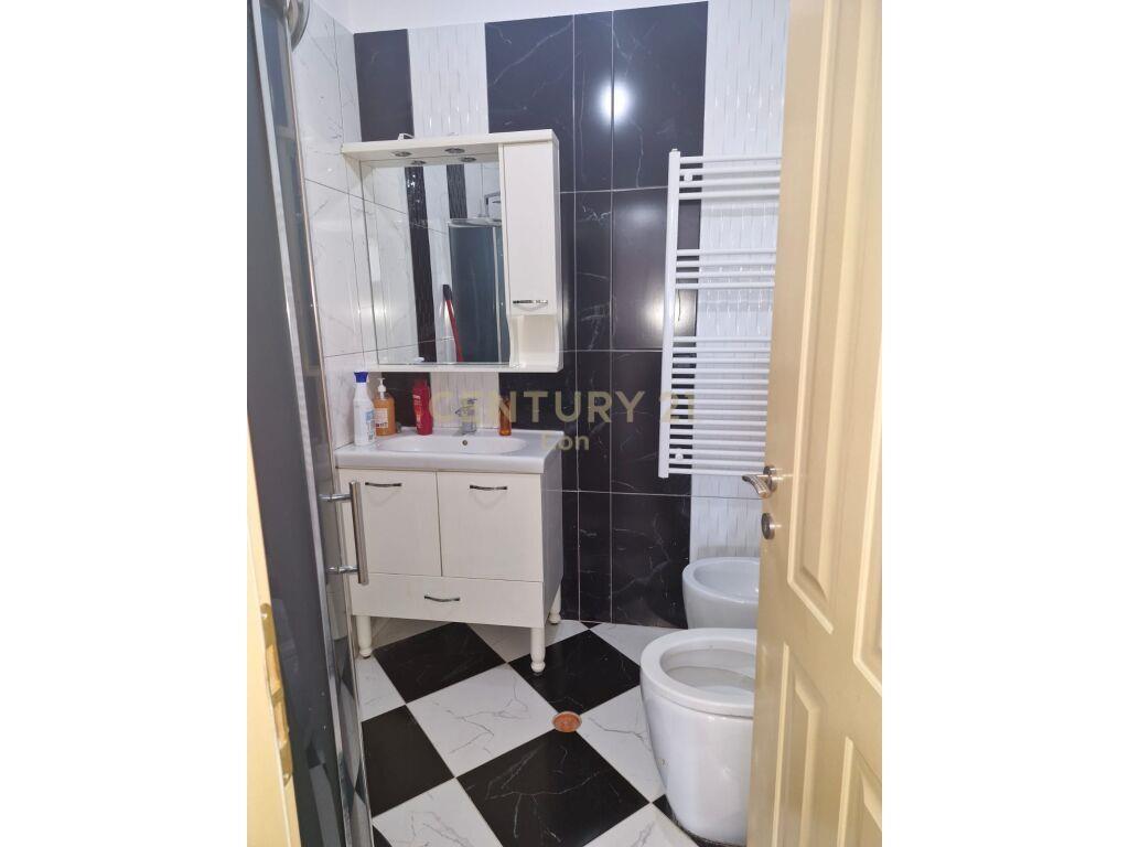 Jepet me qira super apartament 2+1+2 afer URT!