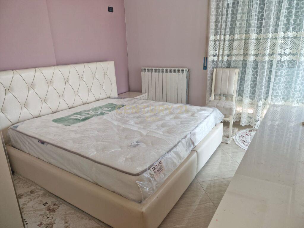 Jepet me qira super apartament 2+1+2 afer URT!