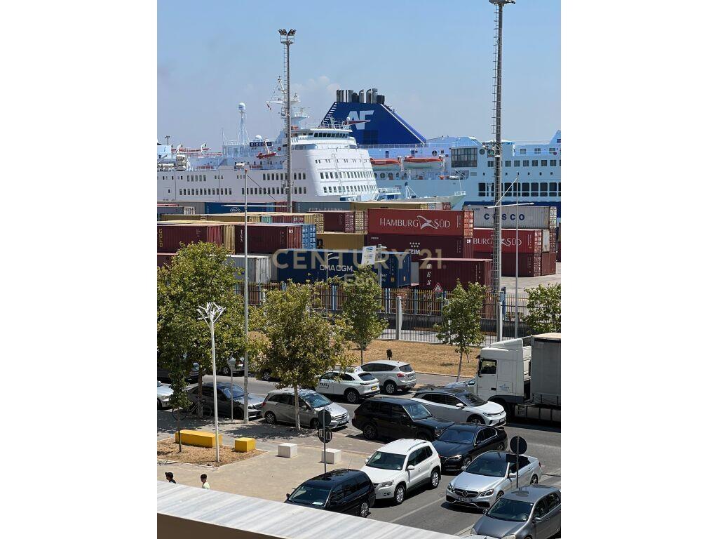 Apartament 2+1 në shitje te Rruga e re e Portit!