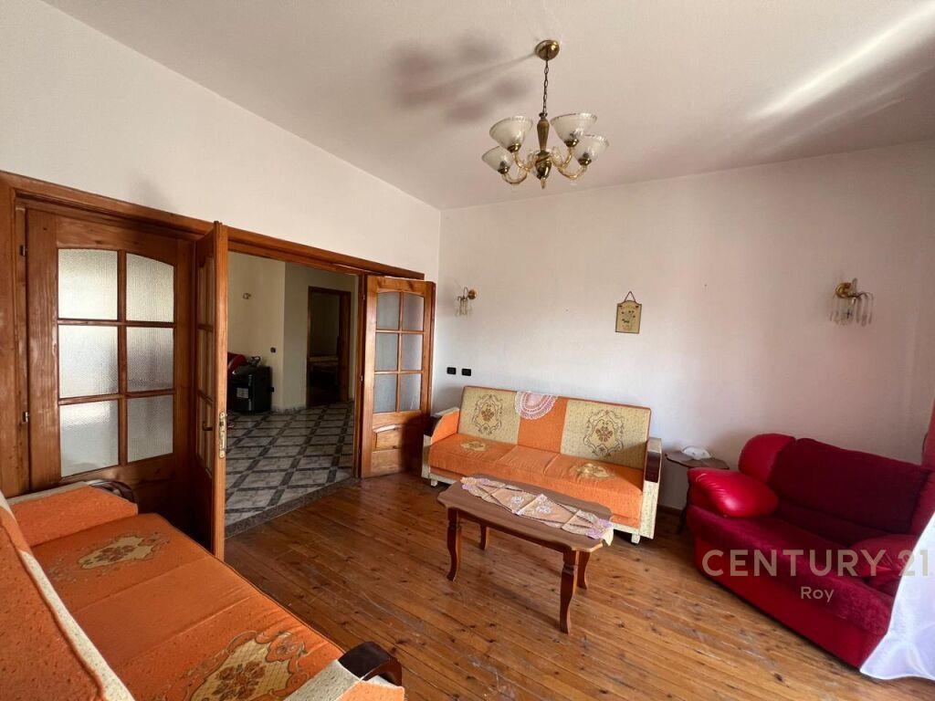 Apartament 2+1 me Qira në Qendra e Durrësit – 300€ | 85 m²