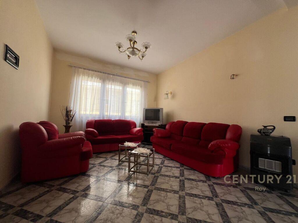 Apartament 2+1 me Qira në Qendra e Durrësit – 300€ | 85 m²