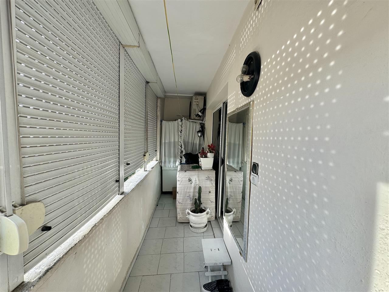 Shitet apartament 1+1 tek Brryli