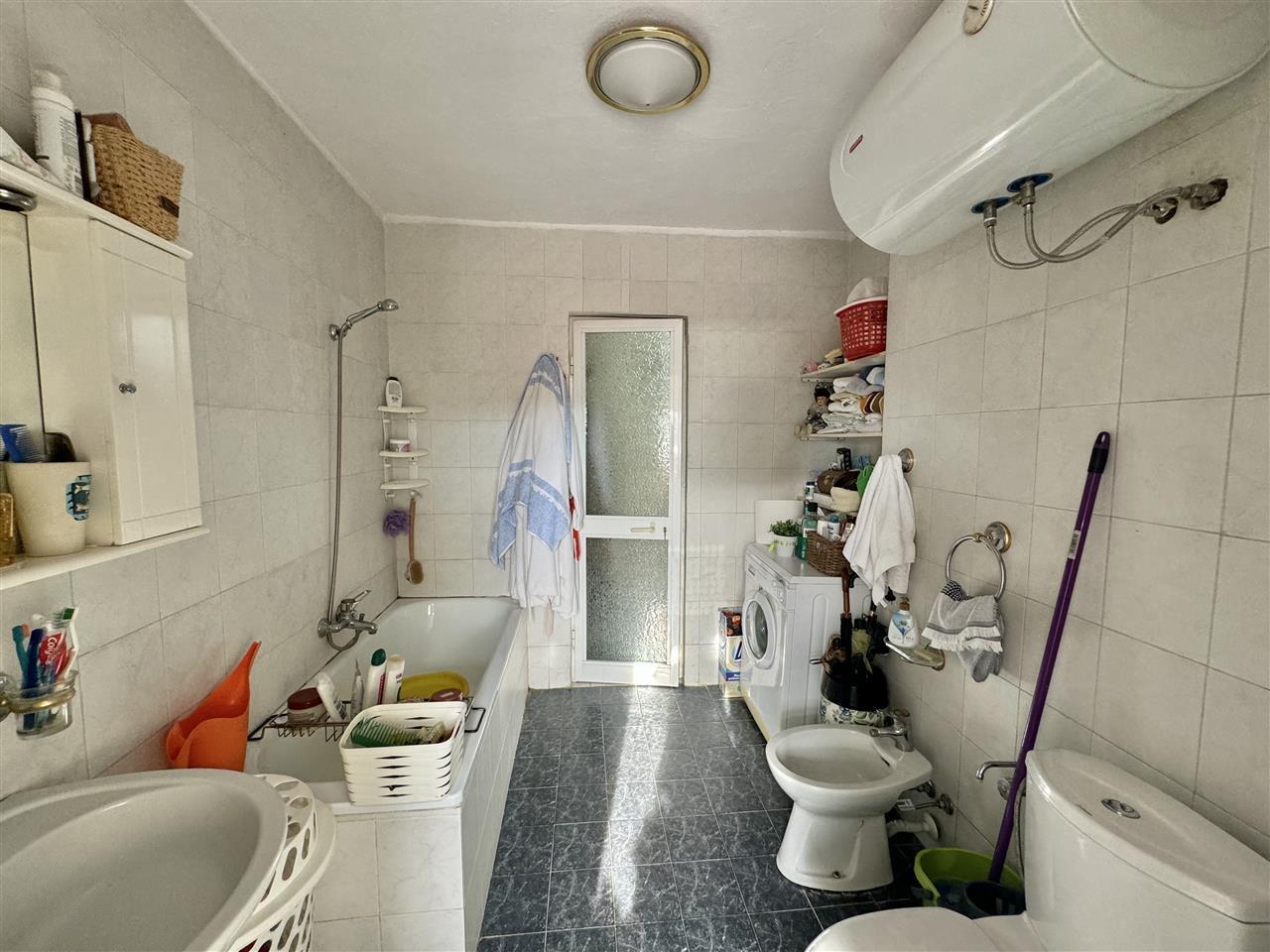 Shitet apartament 1+1 tek Brryli