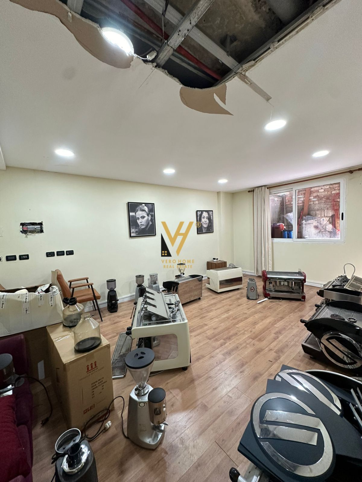 AMBIENT ME QERA TEK 21 DHJETORI 600 EURO