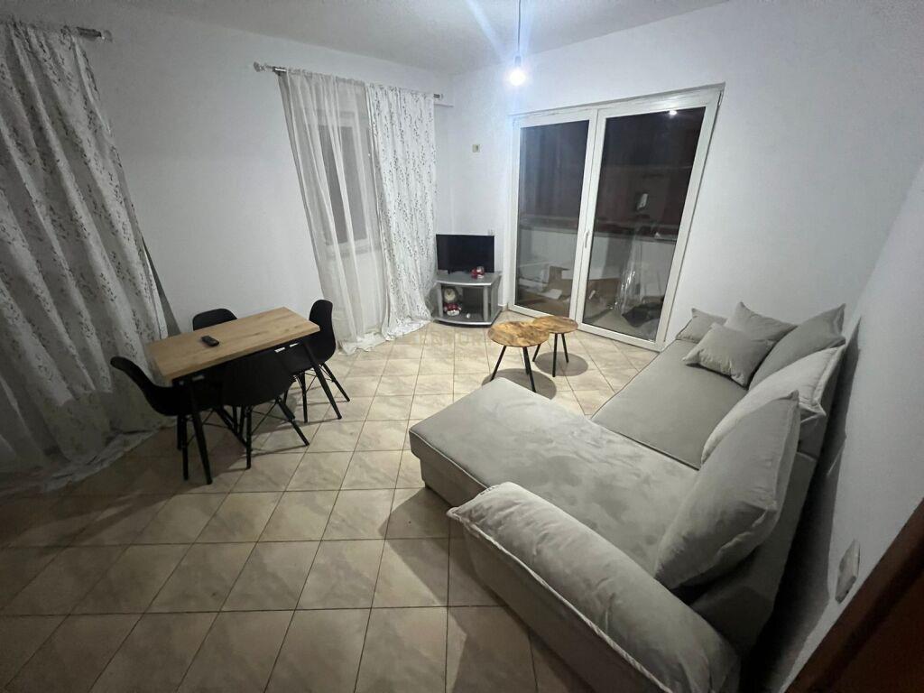 *Japim apartament me qira – 2+1+2 tek Rruga e Dibrës*