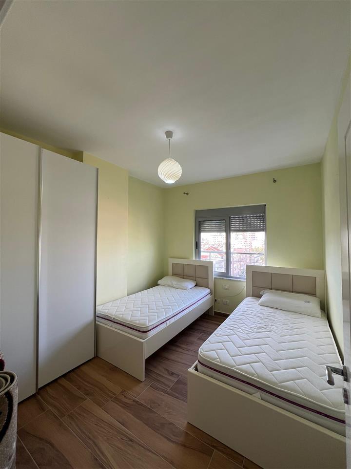 JEPET ME QIRA APARTAMENT 2+1 PRAN UKD!