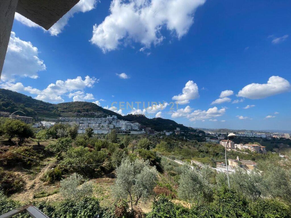 Shitet Duplex 2+1+2 ,+ Garazh + Depo tek Kodra e Diellit 1!