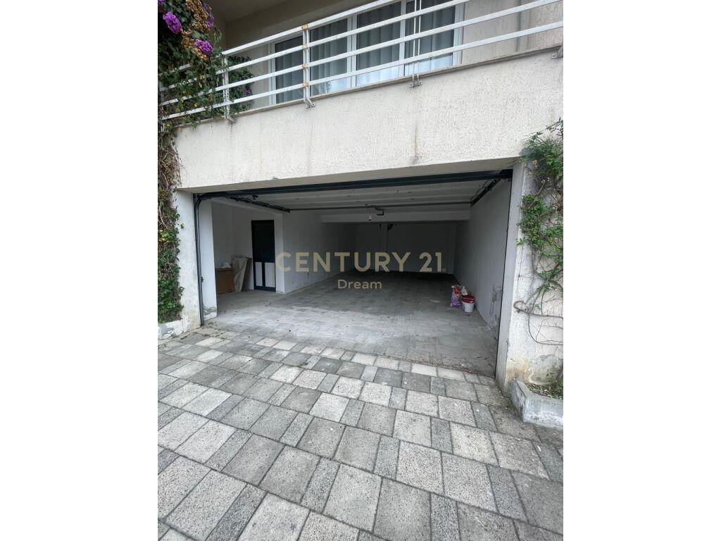 Shitet Duplex 2+1+2 ,+ Garazh + Depo tek Kodra e Diellit 1!