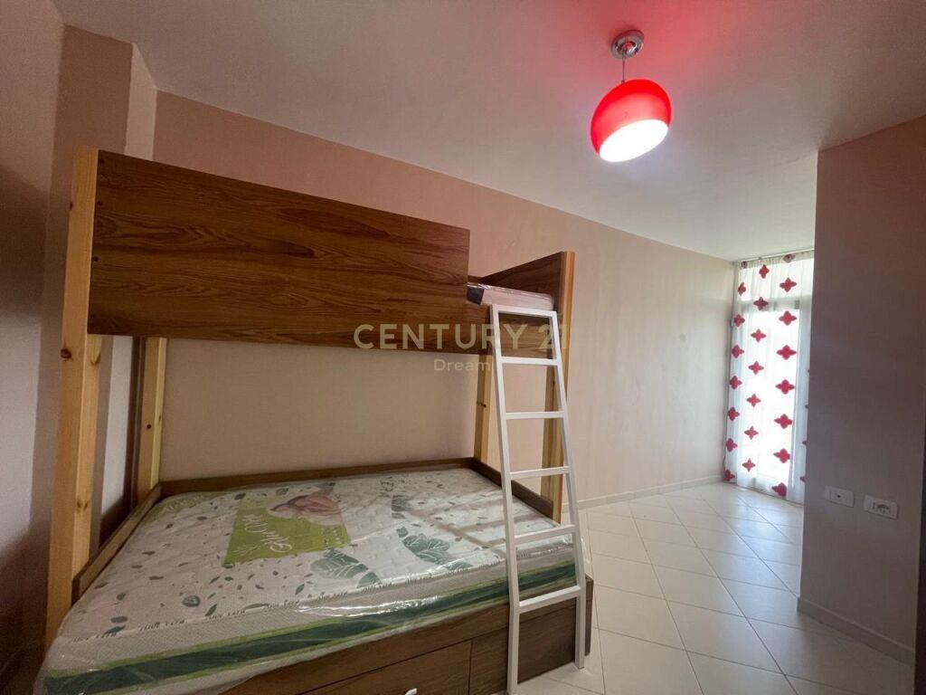 Shitet Duplex 2+1+2 ,+ Garazh + Depo tek Kodra e Diellit 1!