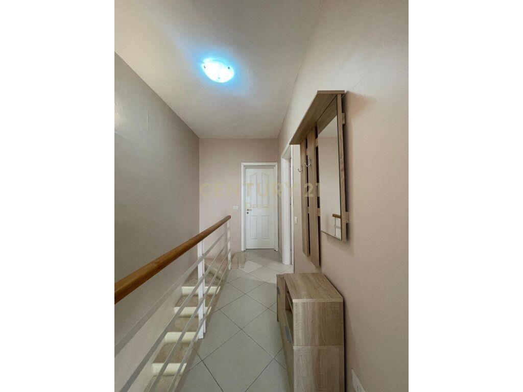 Shitet Duplex 2+1+2 ,+ Garazh + Depo tek Kodra e Diellit 1!