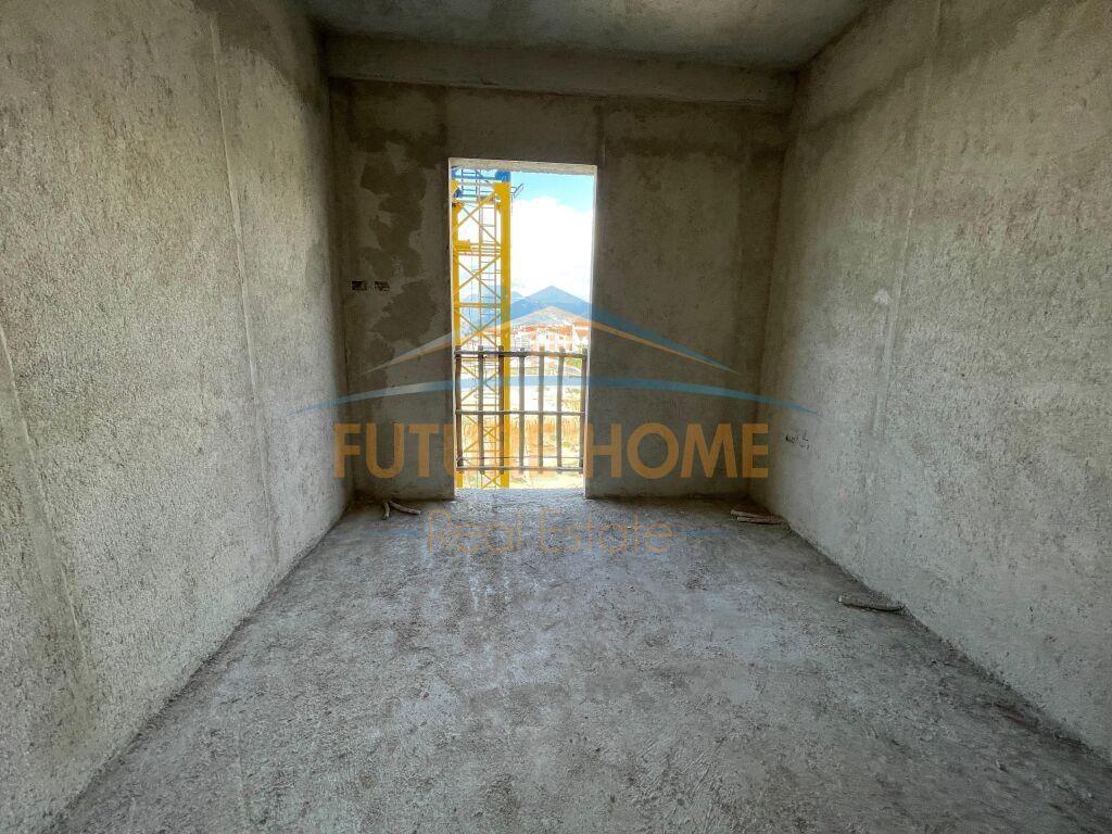 Shitet Apartament 3+1+2 Dogana