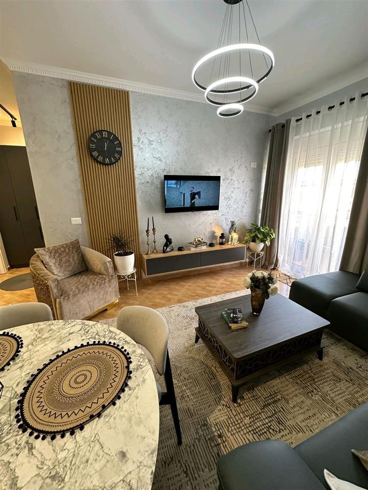 Shtepi me qera ditore