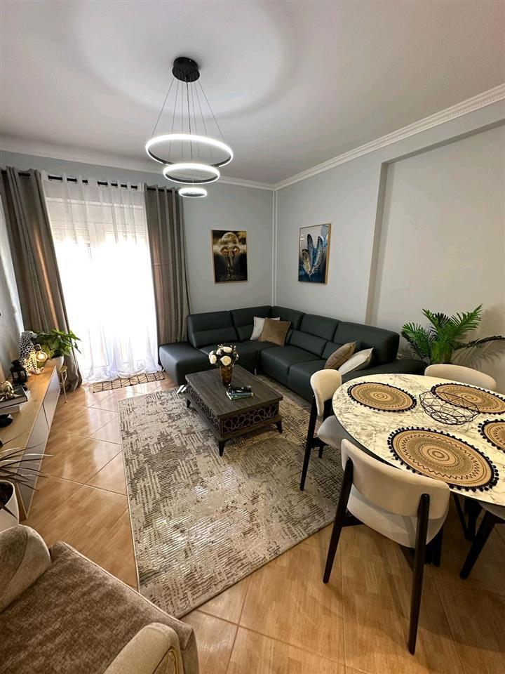 Shtepi me qera ditore