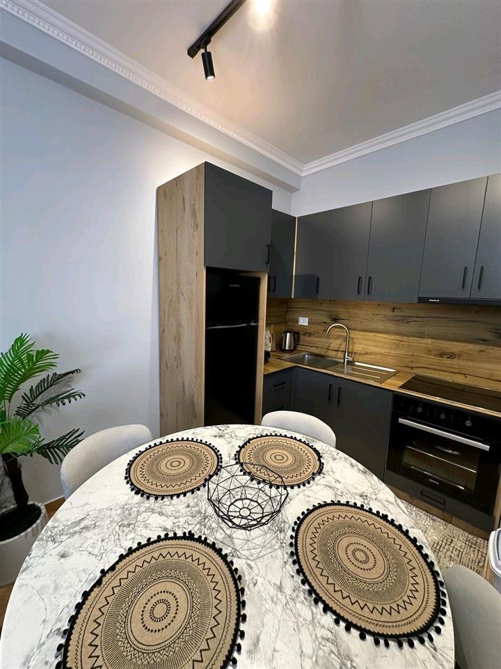 Shtepi me qera ditore