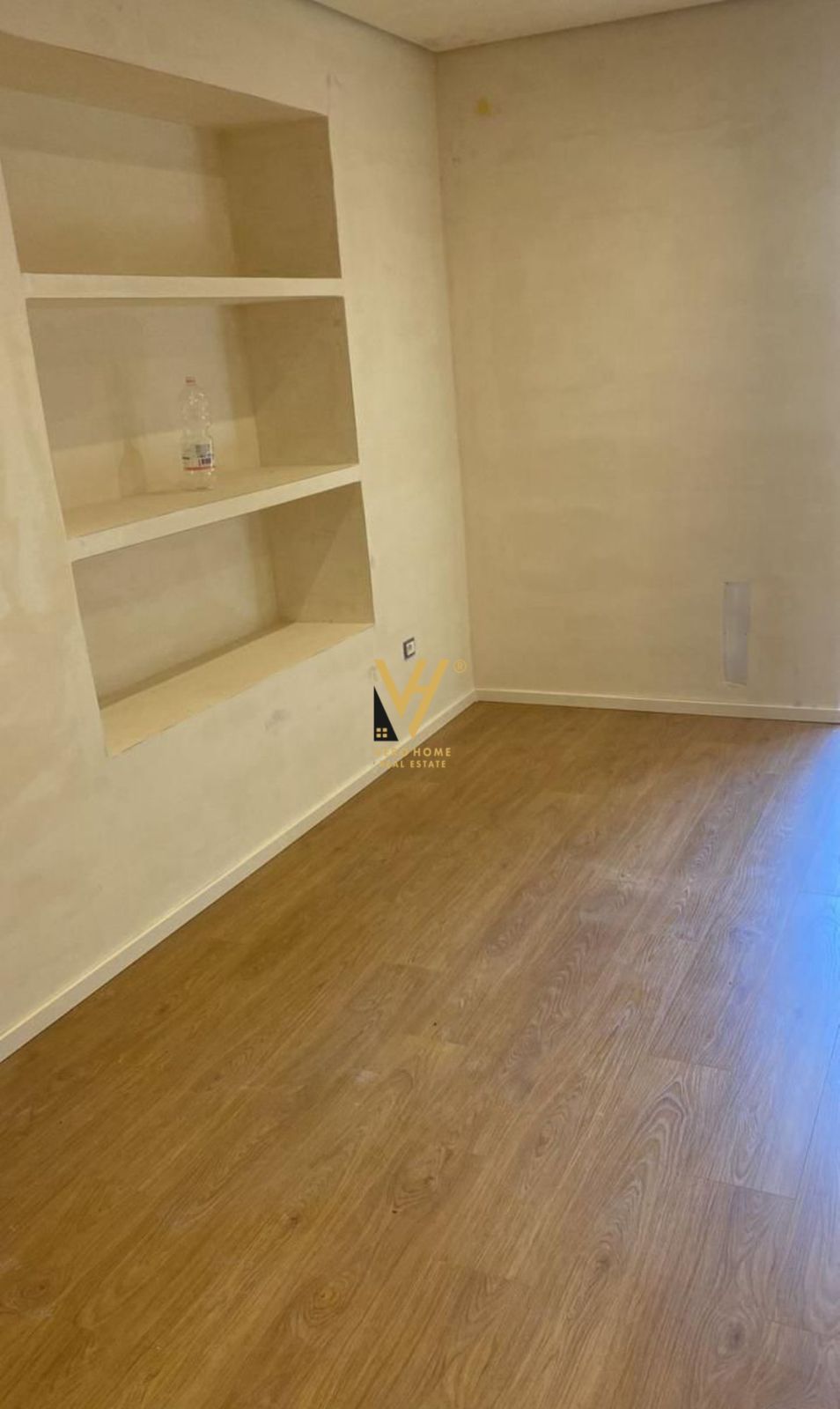 ZYRE 91 M2 ME QERA TE RRUGA KAVAJES 950 EURO