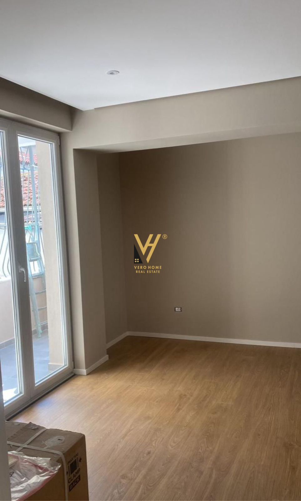 ZYRE 91 M2 ME QERA TE RRUGA KAVAJES 950 EURO