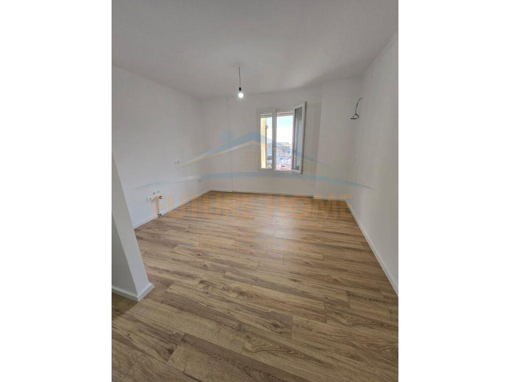 Shitet, Apartament 2+1, Rruga Xhanfize Keko, Xhamllik, Tira