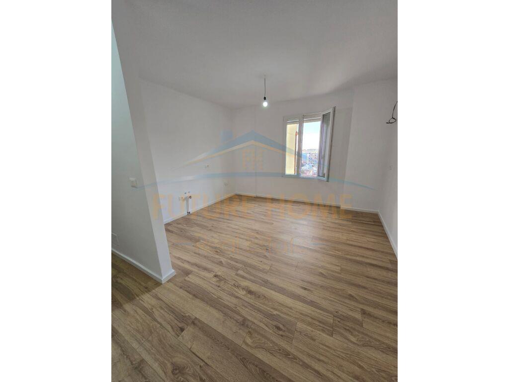 Shitet, Apartament 2+1, Rruga Xhanfize Keko, Xhamllik, Tira