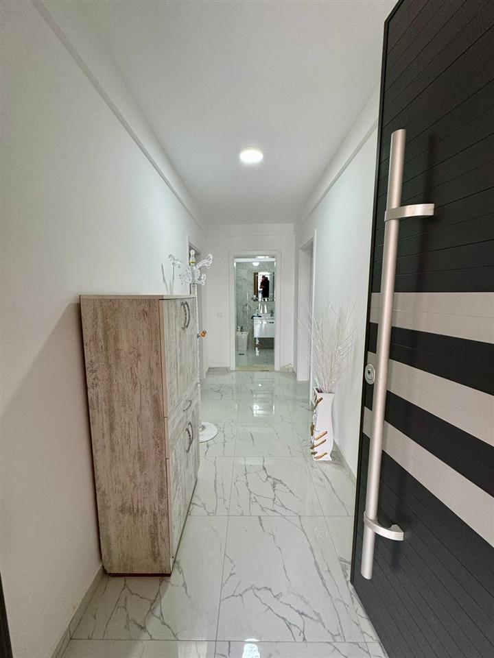 Synej,shtepi ,zone e qete,mbas mbikalimit te rruges Skuraj.