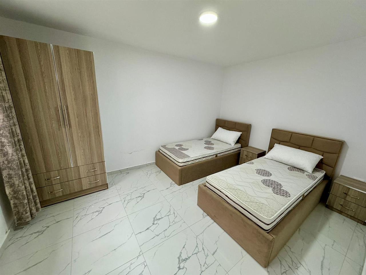 Synej,shtepi ,zone e qete,mbas mbikalimit te rruges Skuraj.