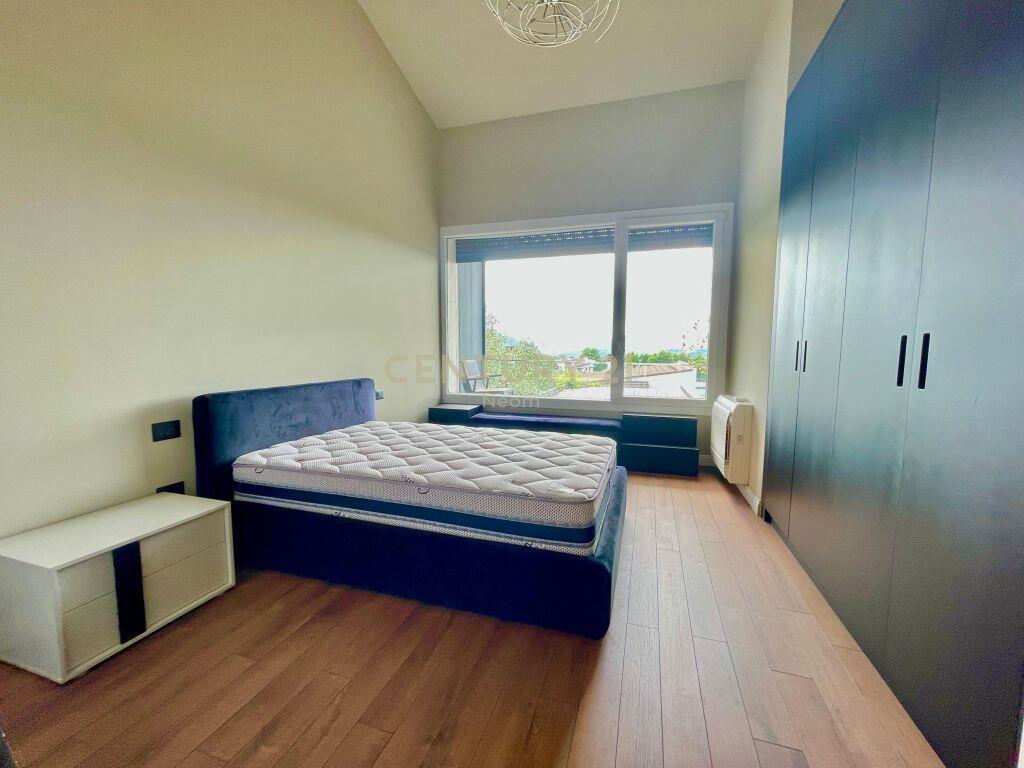 Long Hill Residence , Apartament per Qira 3+1+3 me 2 Poste p