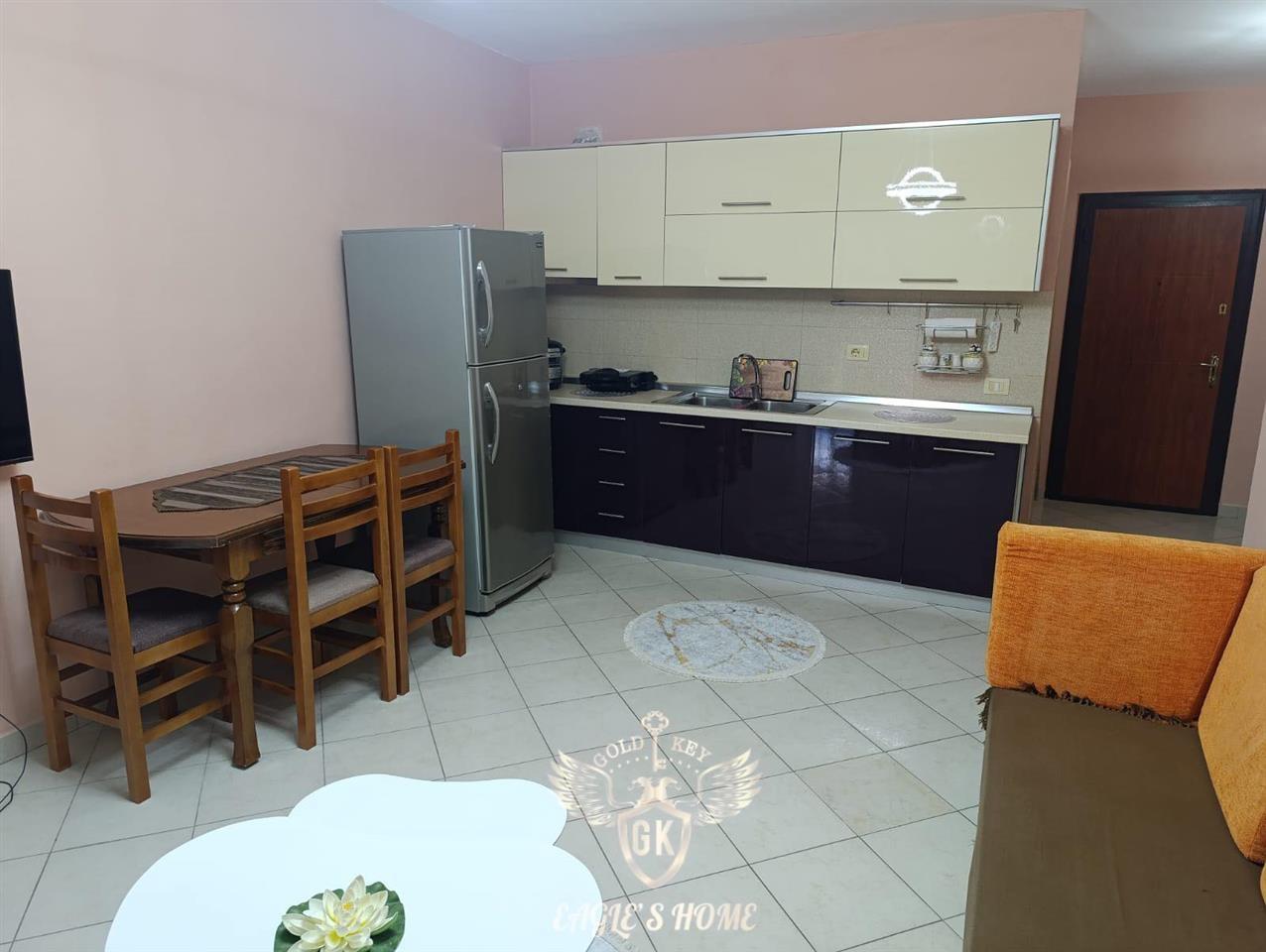 Qera 1+1+Ballkon• Shume prane Detit