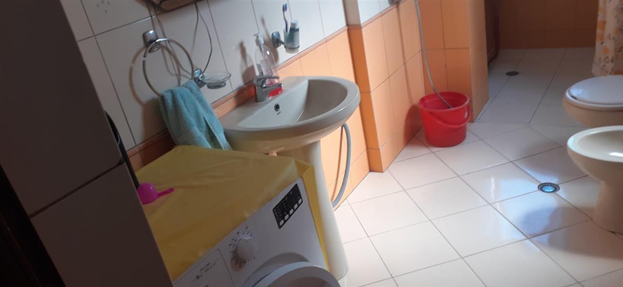 SHITET HYRJA 2+1 LAGJA 8 SHKURTI KATI – 5 BANIMI 5 MIN