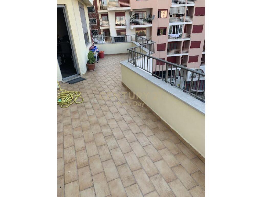 Apartament ne shitje ne Qender