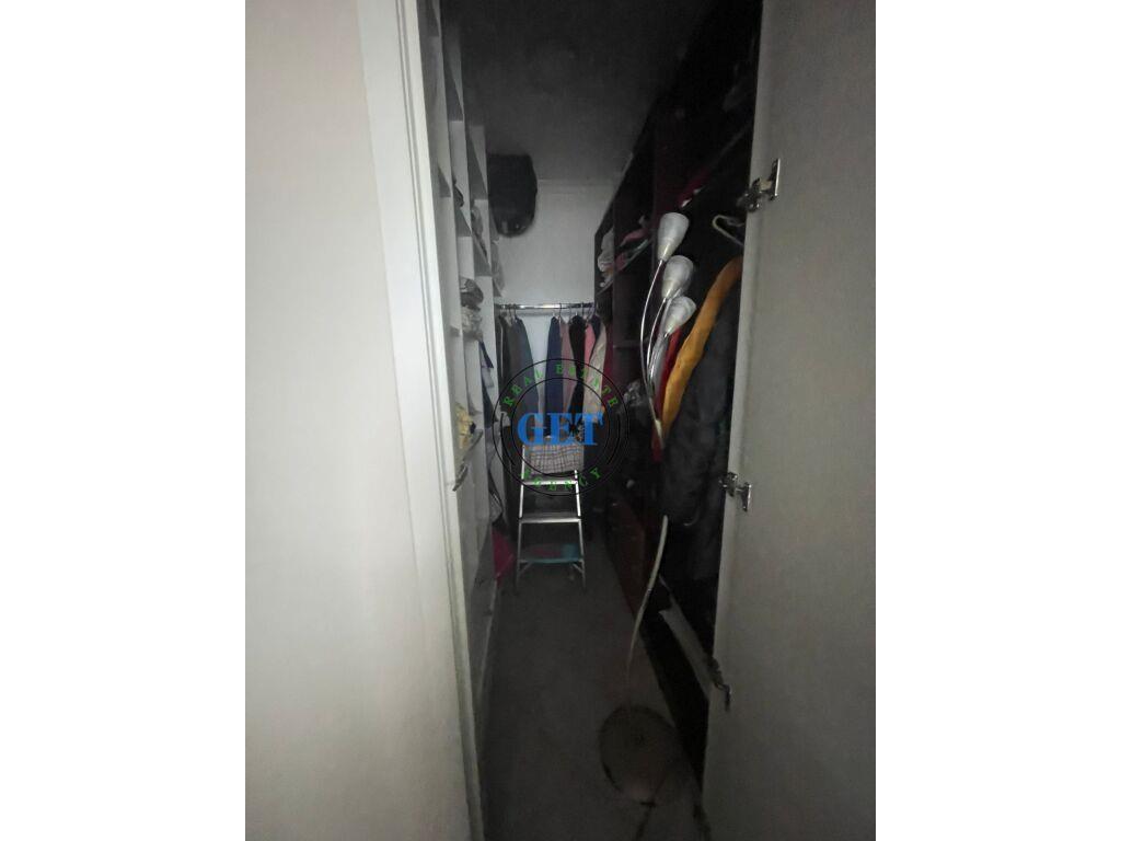 Shitet, Apartament 2+1+2 ballkone, Plazh Iliria, Durrës
