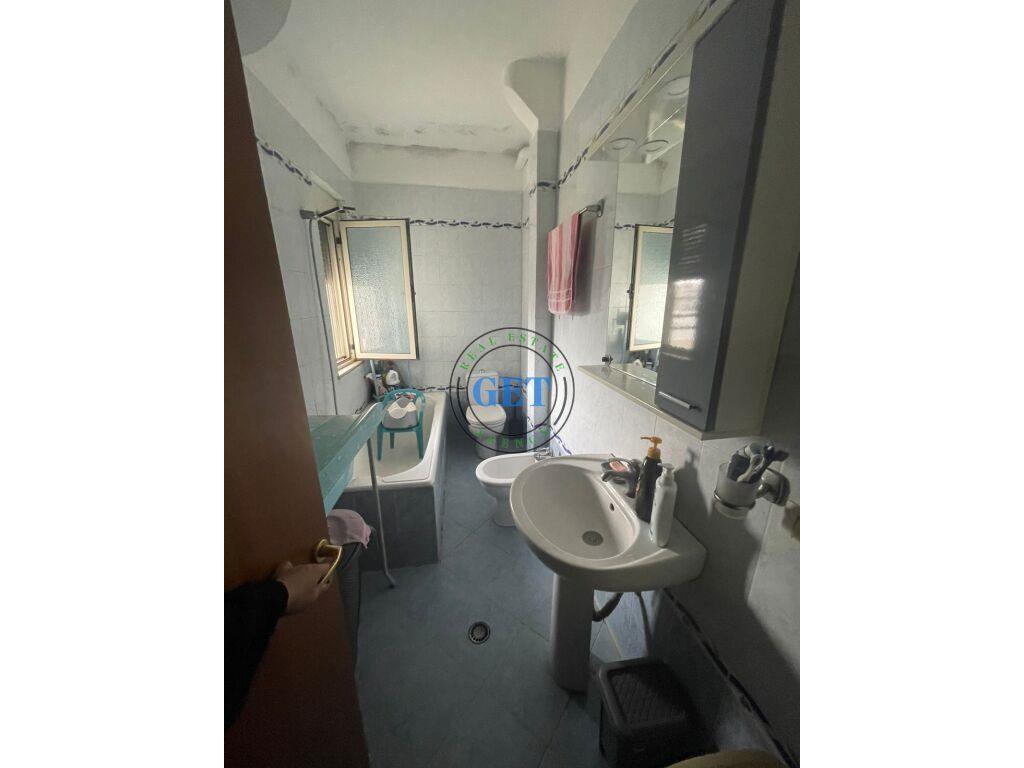 Shitet, Apartament 2+1+2 ballkone, Plazh Iliria, Durrës