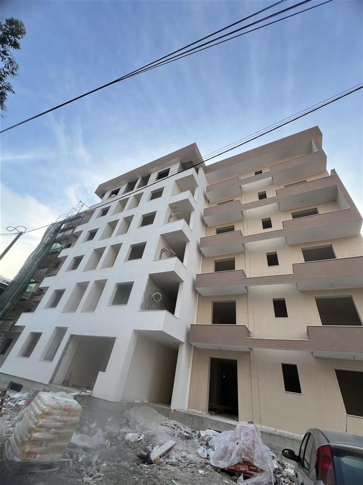 Shitet ap 2+1 ne Durres