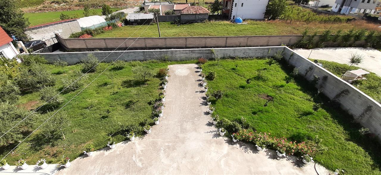 Teg prane, jepet vila me qera