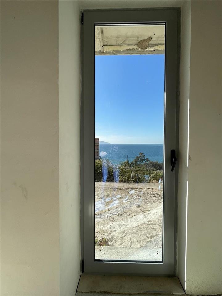 Shitet apartament 2+1 + vendparkim