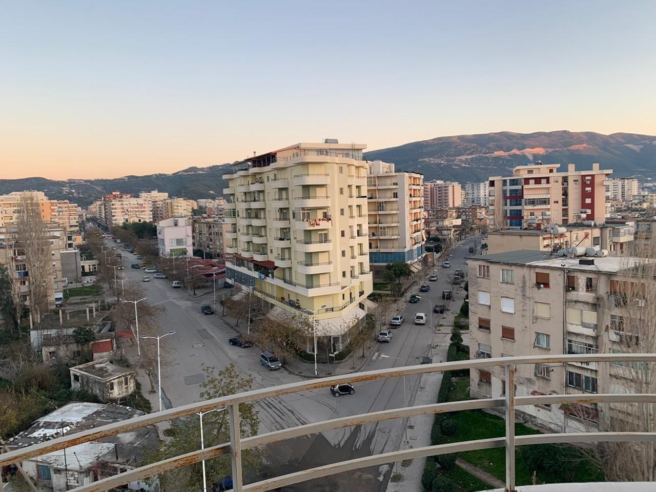 Apartament i pa banuar ne pallat te ri 129 m2
