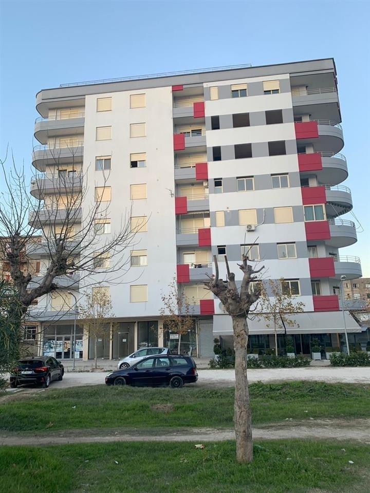 Apartament i pa banuar ne pallat te ri 129 m2