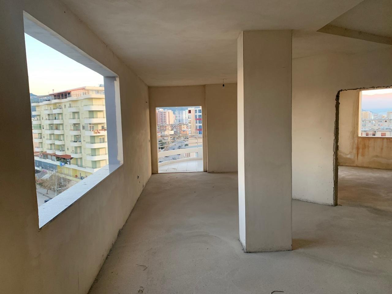 Apartament i pa banuar ne pallat te ri 129 m2