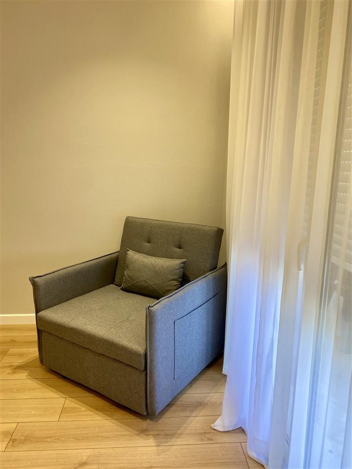 Apartament me qera 1+1 tek shkolla e Marinës