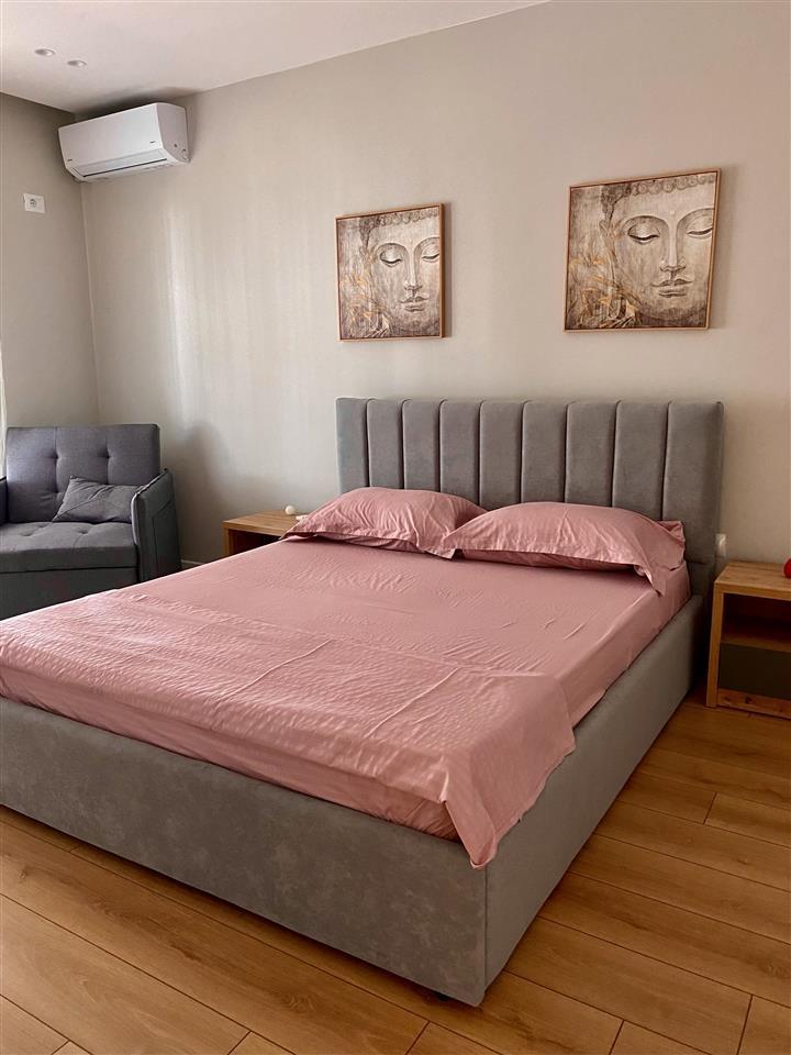 Apartament me qera 1+1 tek shkolla e Marinës