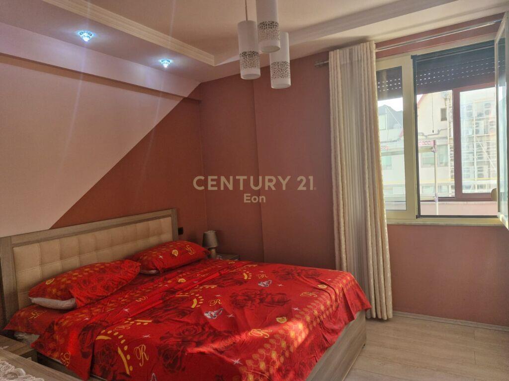 Apartament 3+1+2 për qira, me pamje nga deti e Porti, Durrës