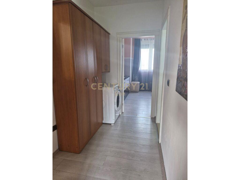 Apartament 3+1+2 për qira, me pamje nga deti e Porti, Durrës