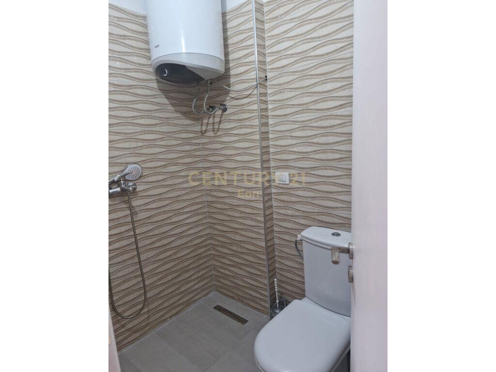 Apartament 3+1+2 për qira, me pamje nga deti e Porti, Durrës